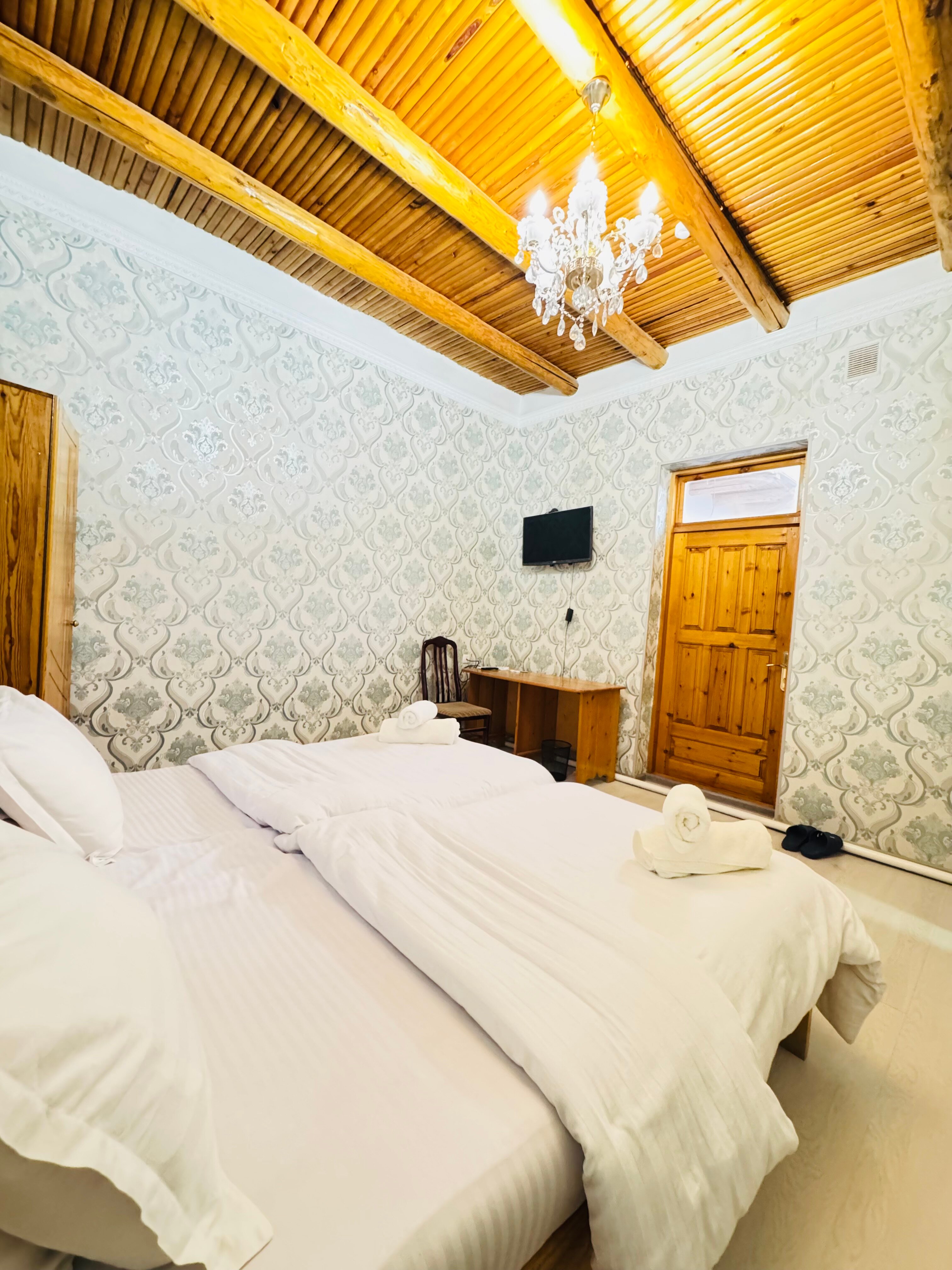 Фото Otkirbek Hotel