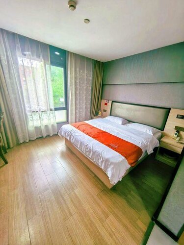 Гостиница Shell Shanghai Chedun Yingshi City Yingshi Road Hotel