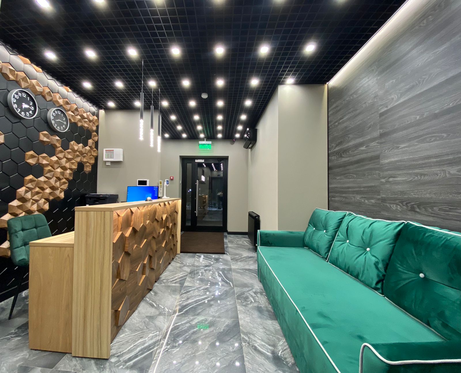 Фото Royal Status