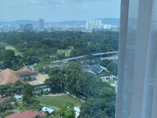 Фото Eaton Residences Klcc by Luna