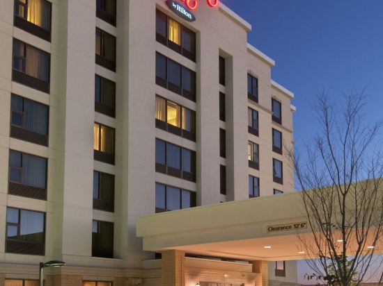 Фото Hampton Inn by Hilton Toronto Airport Corporate Centre