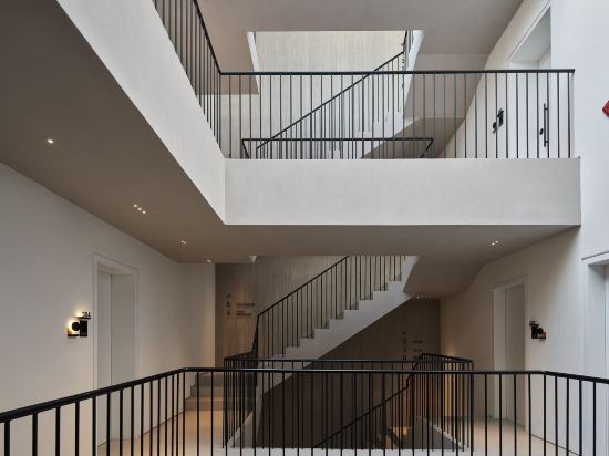 Фото The Newel Psychiko