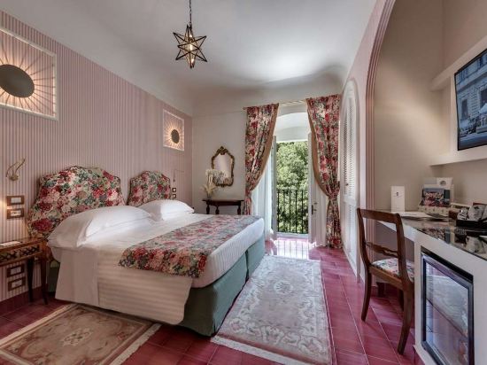 Фото Augustus Hotel & Resort