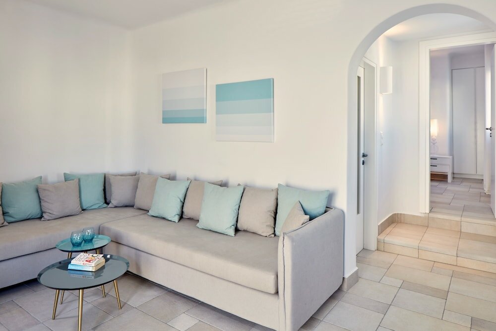 Фото Aqua Blue Hotel