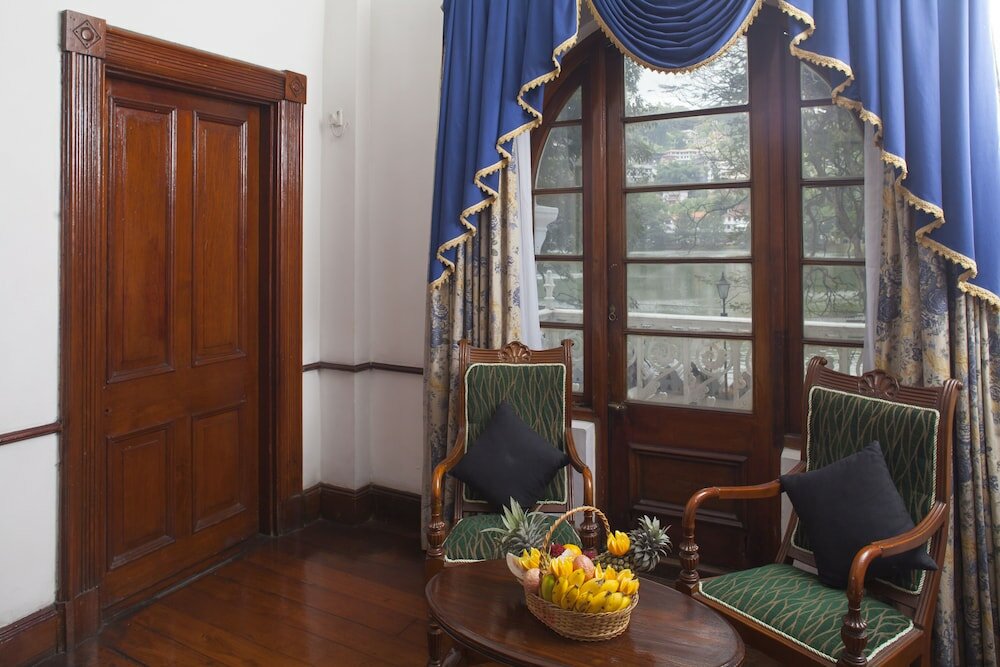 Фото Queen's Hotel