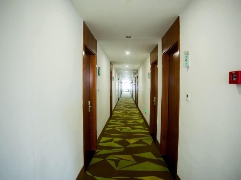 Фото Vatica Shanghai Jiading District Anting Metro Station Volkswagen Factory Hotel
