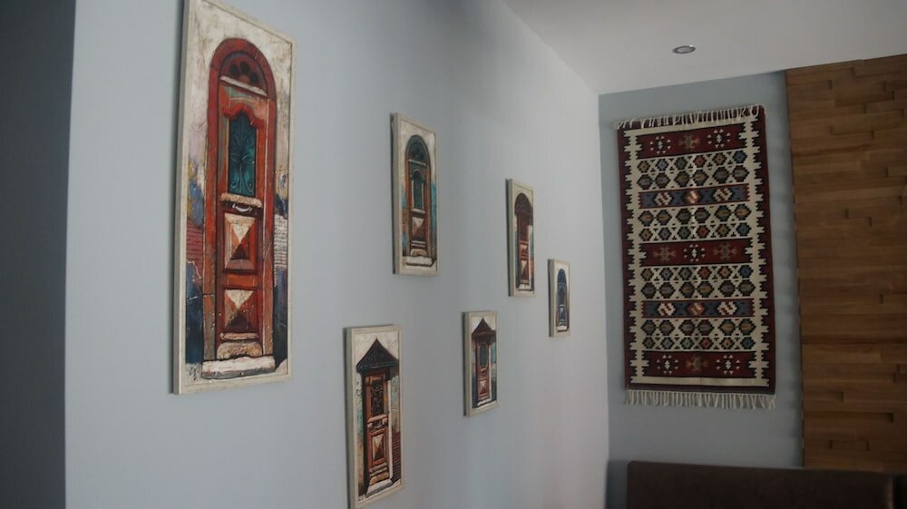 Фото Metekhi Line