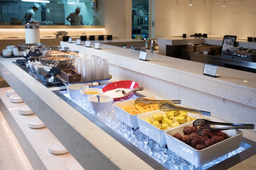 Фото Sotetsu Hotels The Splaisir Seoul Myeong Dong