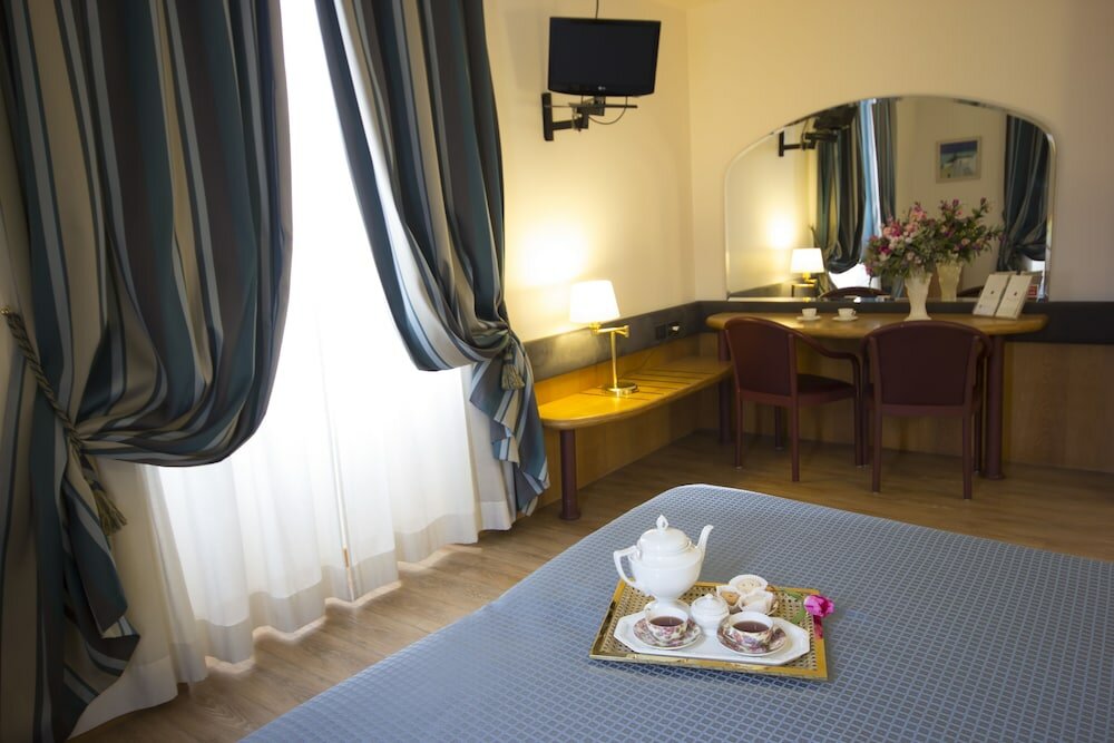 Фото Albert Hotel