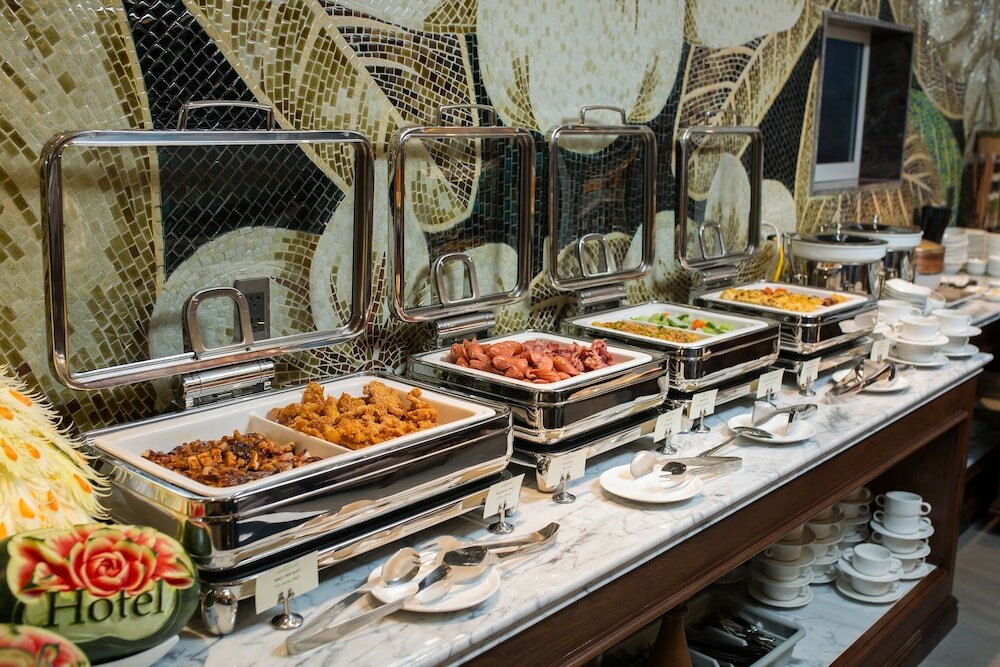 Фото The Q Hotel Hanoi