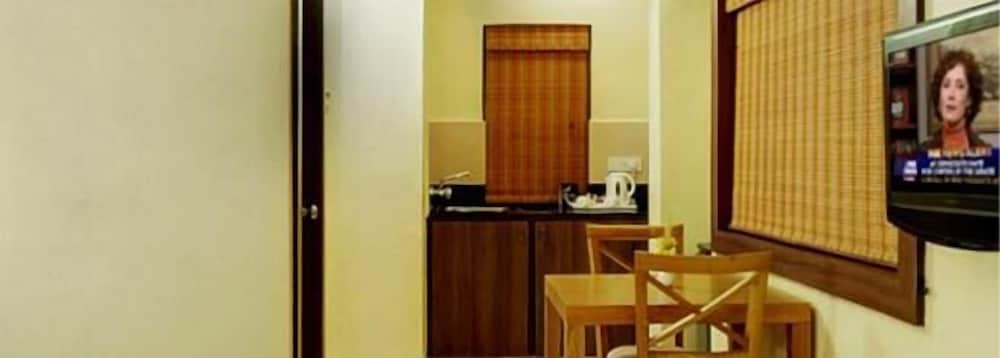 Фото Sandalwood Hotel & Retreat