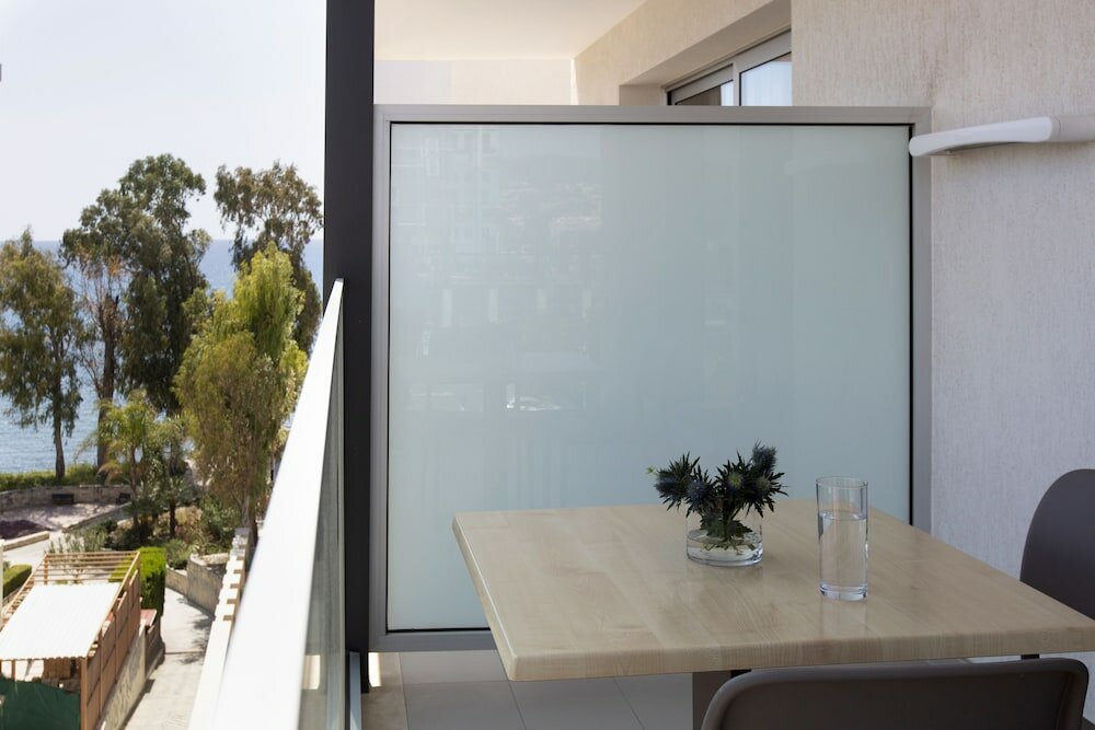 Фото Harmony Bay Hotel