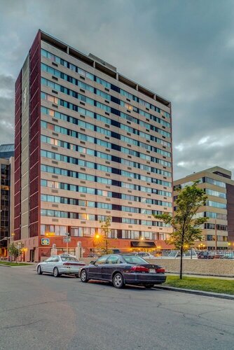 Внешний вид отеля Best Western Plus Suites Downtown в Калгарях, фото 1