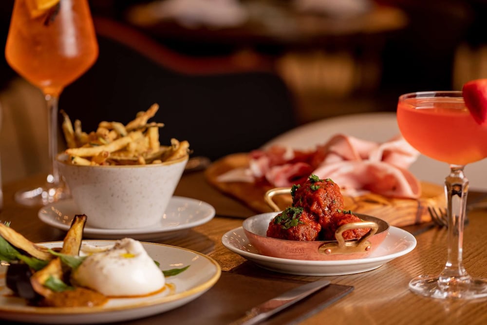 Фото Park Plaza County Hall London