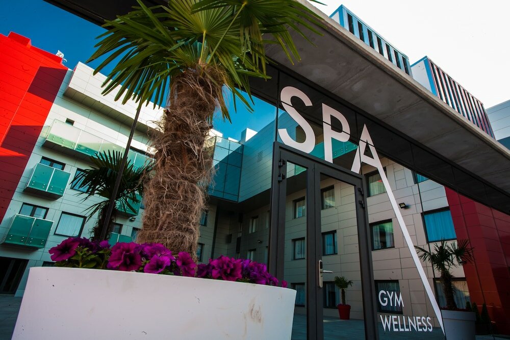 Фото отеля 2