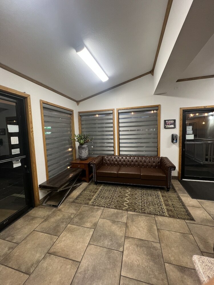 Фото Cedarwood Inn of Ashland