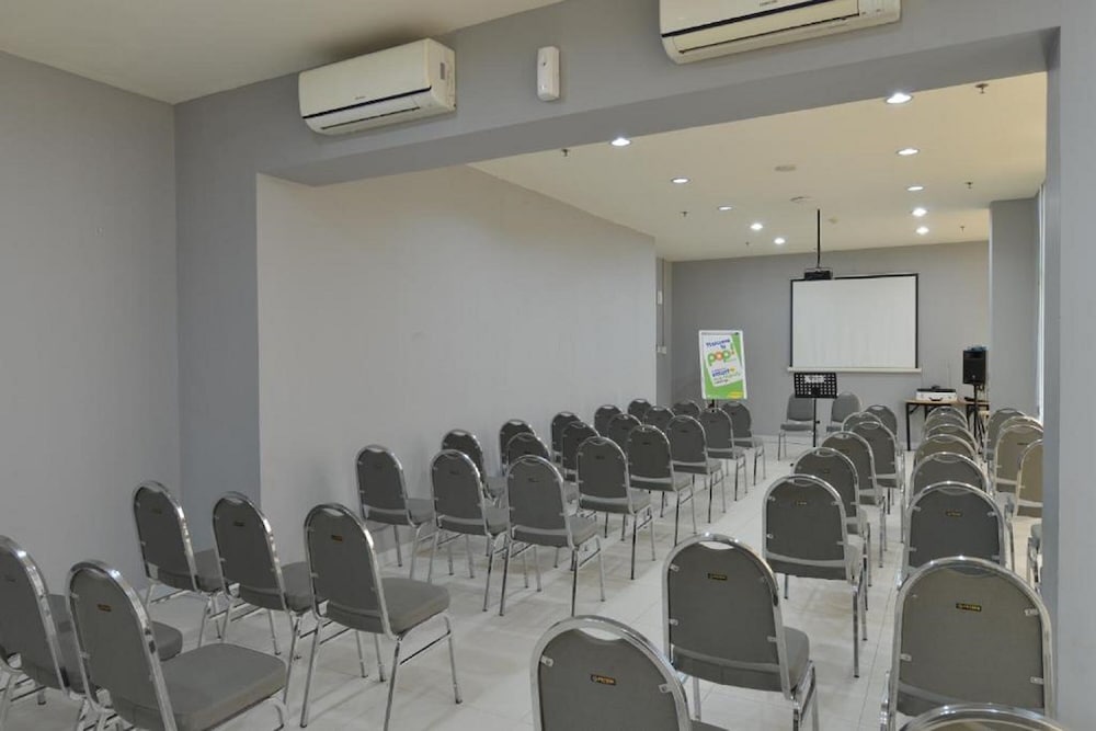 Фото Pop! Hotel Bsd City Tangerang