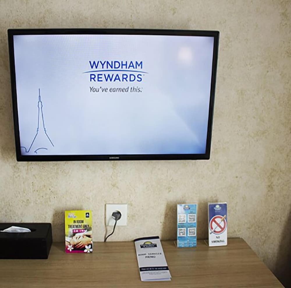 Фото Days Hotel & Suites by Wyndham Jakarta Airport