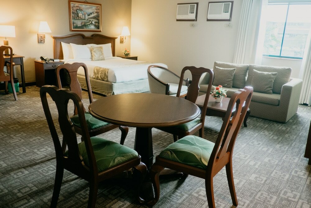 Фото East Asia Royale Hotel