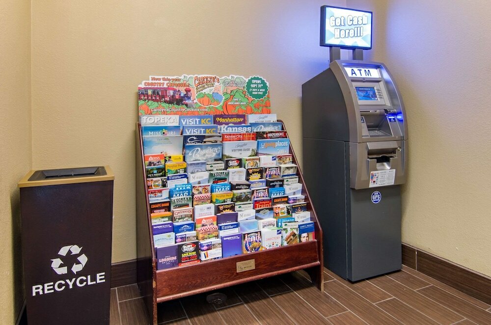 Фото Comfort Inn & Suites Kansas City - Northeast