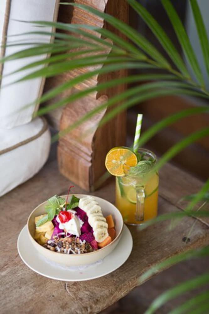 Фото Sejuk Beach Villas