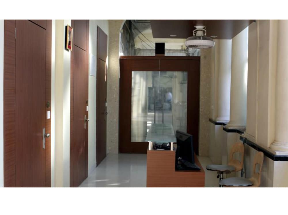 Фото Elphinstone Hotel