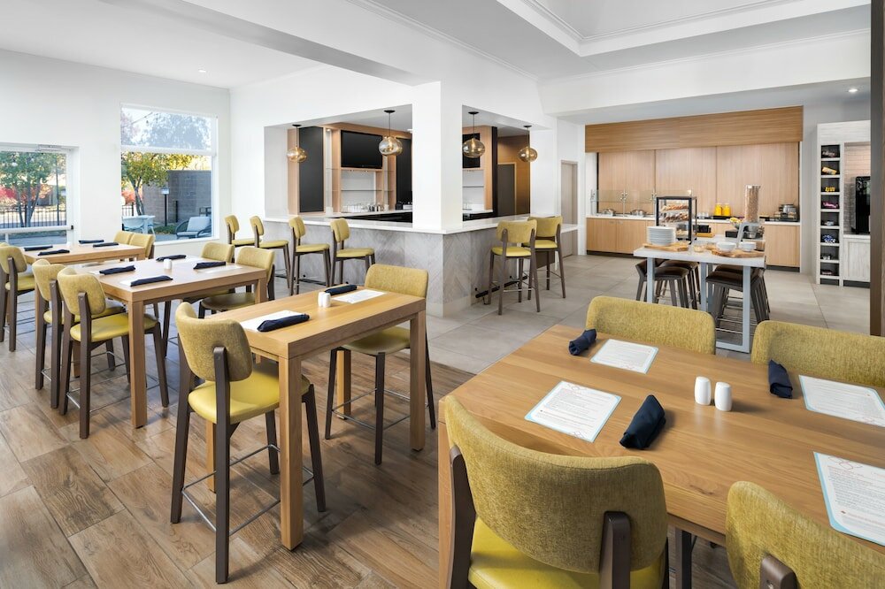 Фото Hilton Garden Inn Rockaway