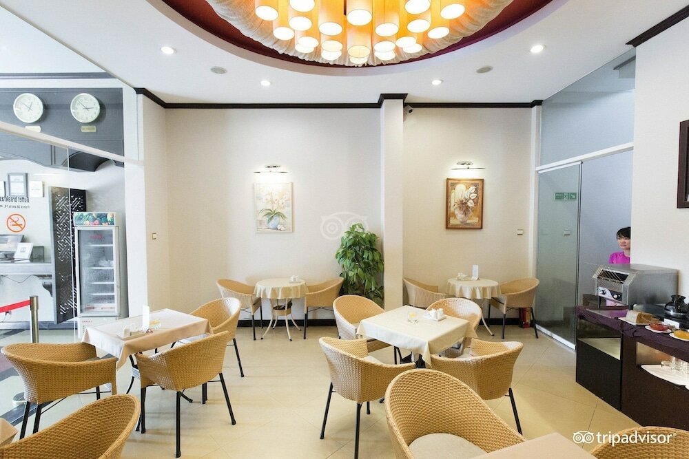 Фото Orchid Hotel