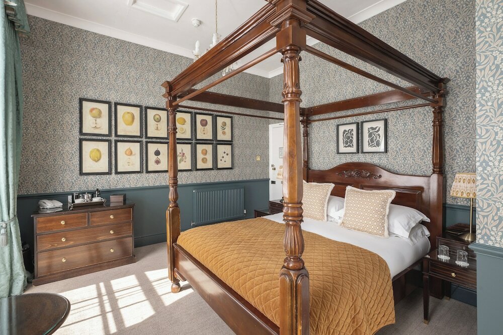 Фото The Royal Hotel