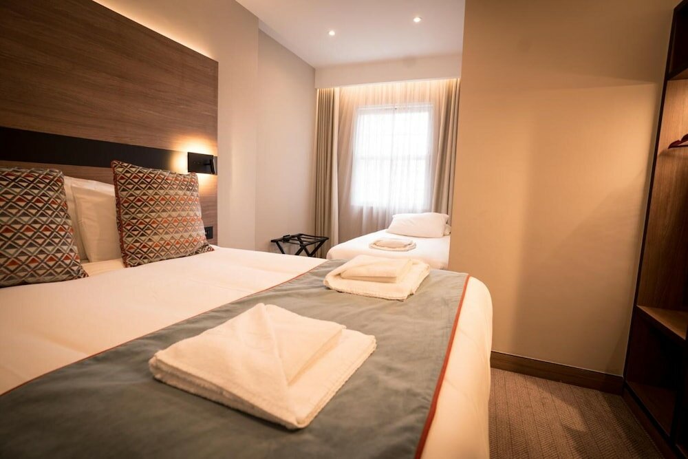 Фото Oxford Hotel Earl's Court