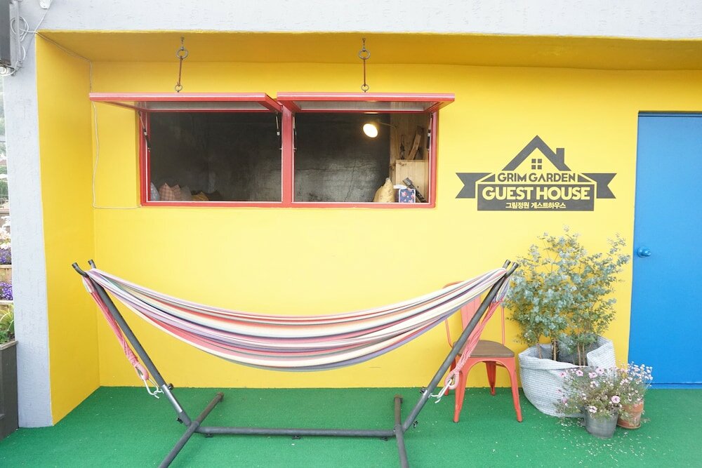 Фото Grim Garden Guest House