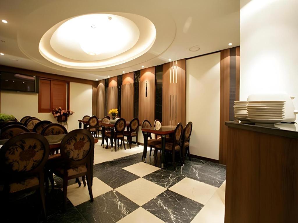 Фото Hotel No. 1