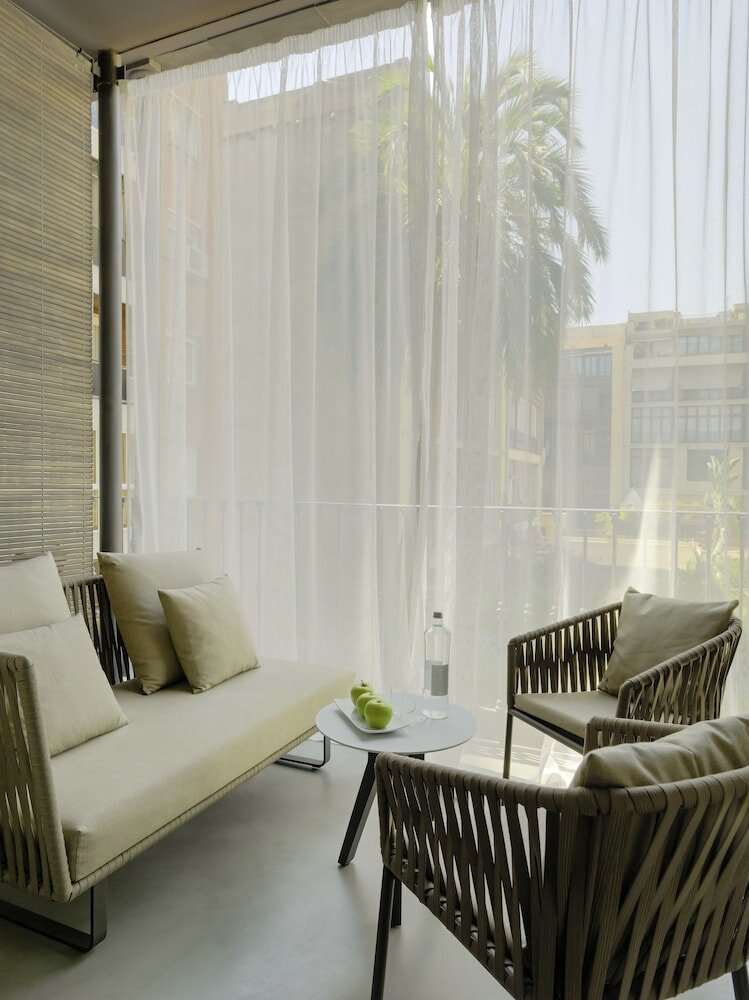 Фото H10 Urquinaona Plaza