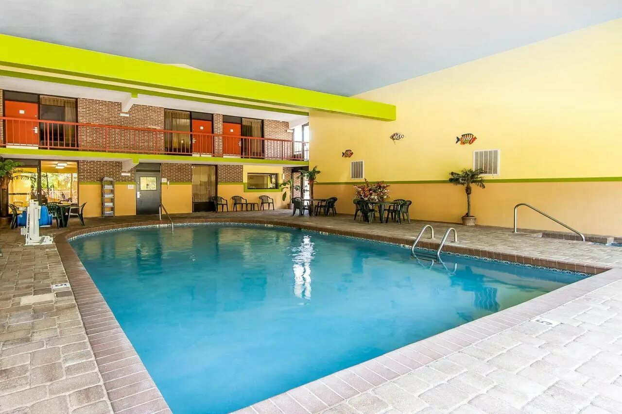 Фото Quality Inn West