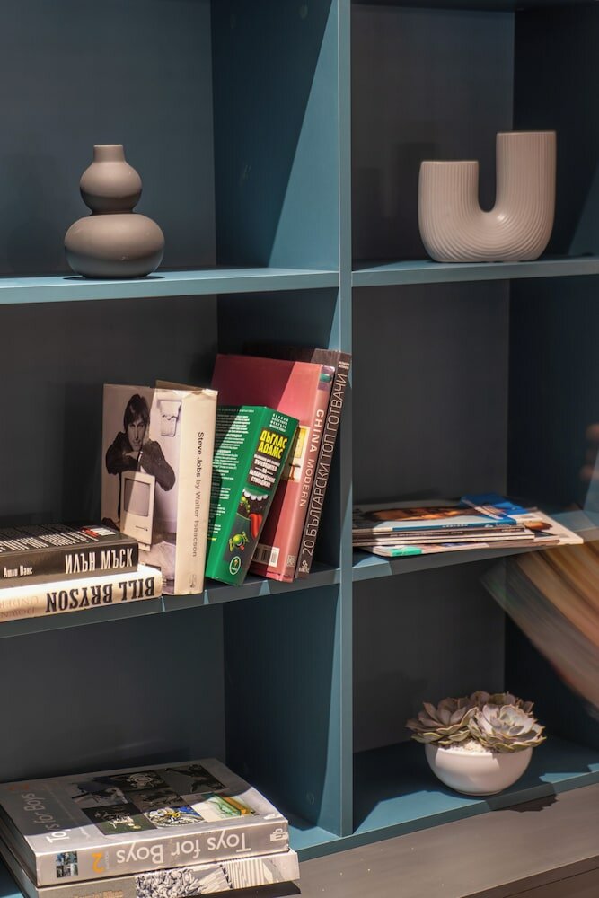 Фото Introvert Maria Luisa