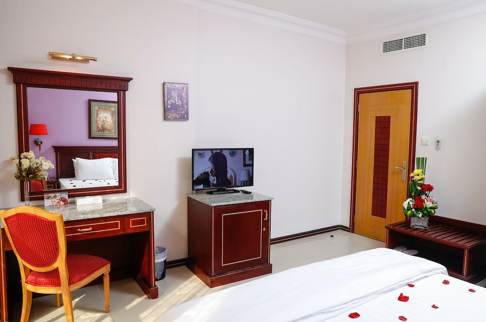 Фото Taj Plaza Hotel