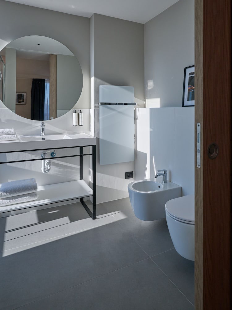 Фото Rmh Modena Raffaello