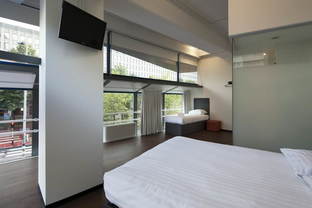 Фото EasyHotel Rotterdam City Centre