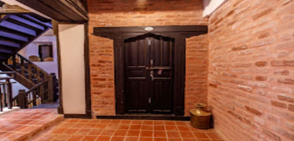 Фото Lumbini Heritage Home