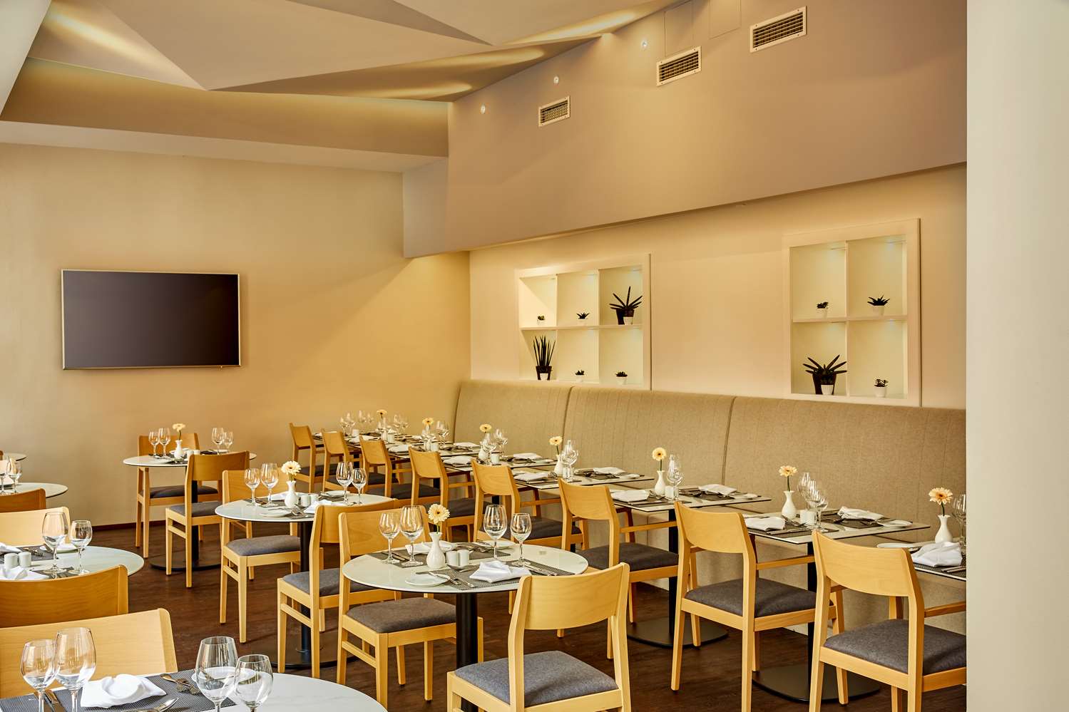 Фото H+ Hotel Wien