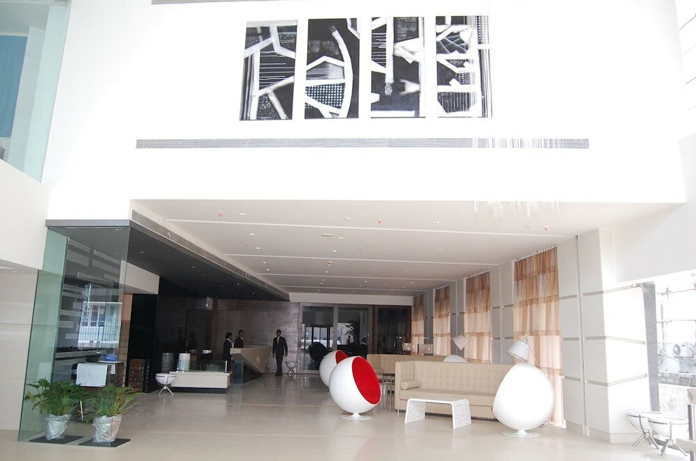 Фото The Pride Hotel