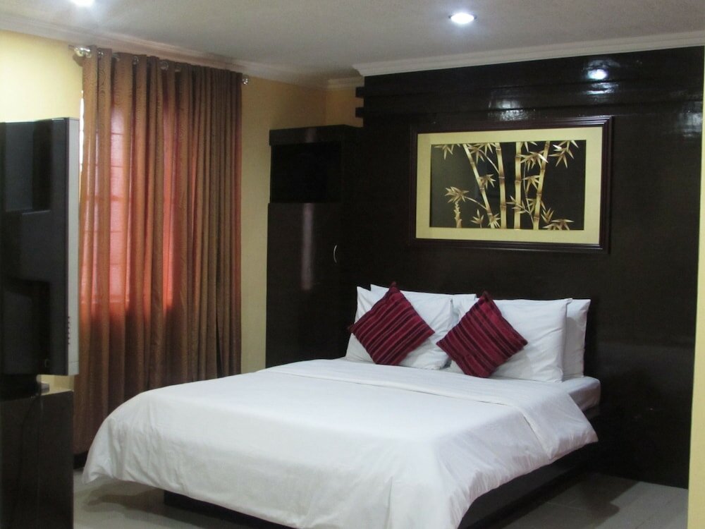 Фото Oyster Plaza Hotel