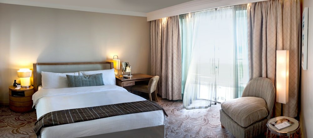 Фото Suncoast Hotel