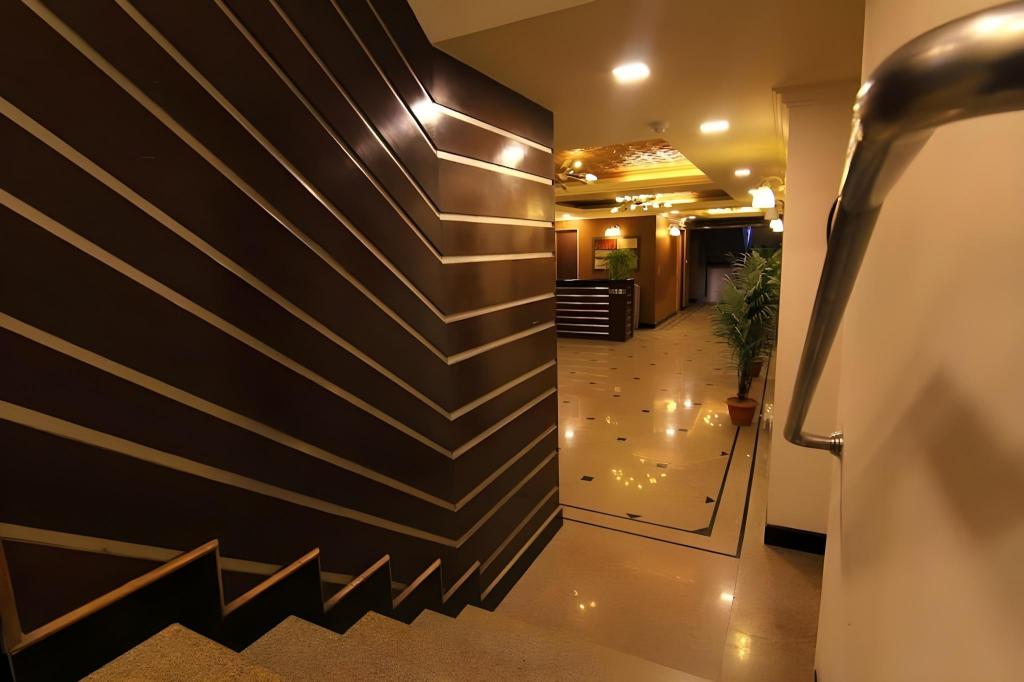 Фото Comrade Inn