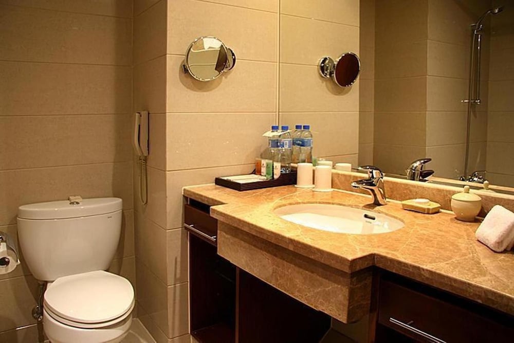 Фото Ningbo Portman Plaza Hotel