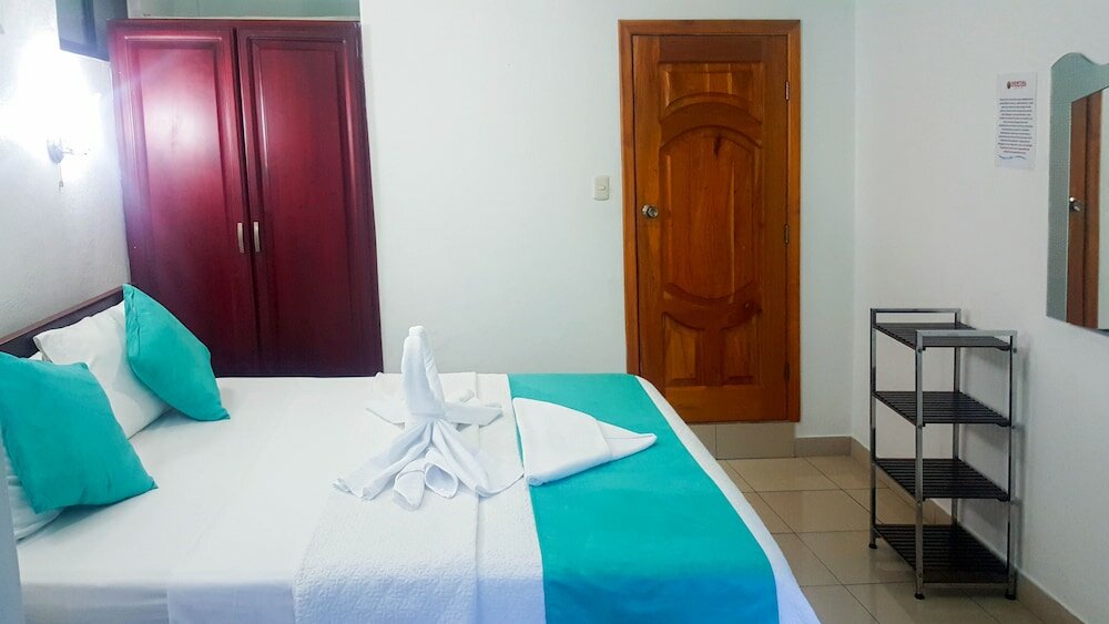 Фото Hostal Sir Francis Drake