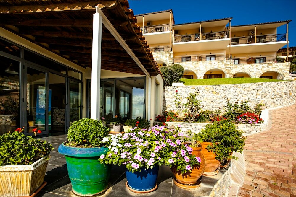 Фото La Luna Hotel