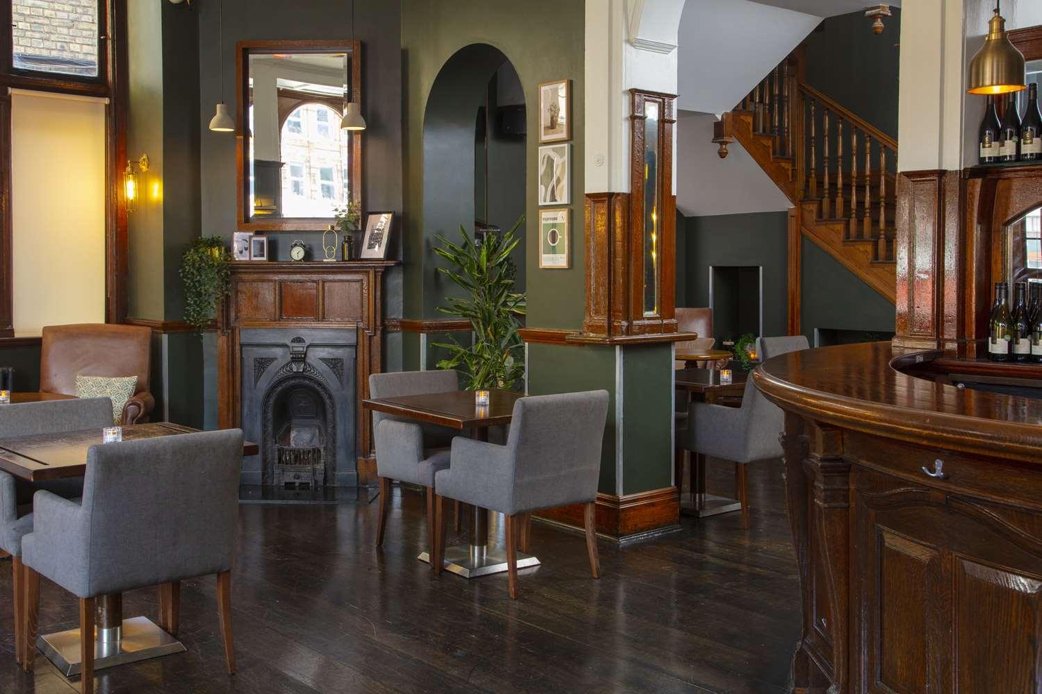 Фото The Crown London