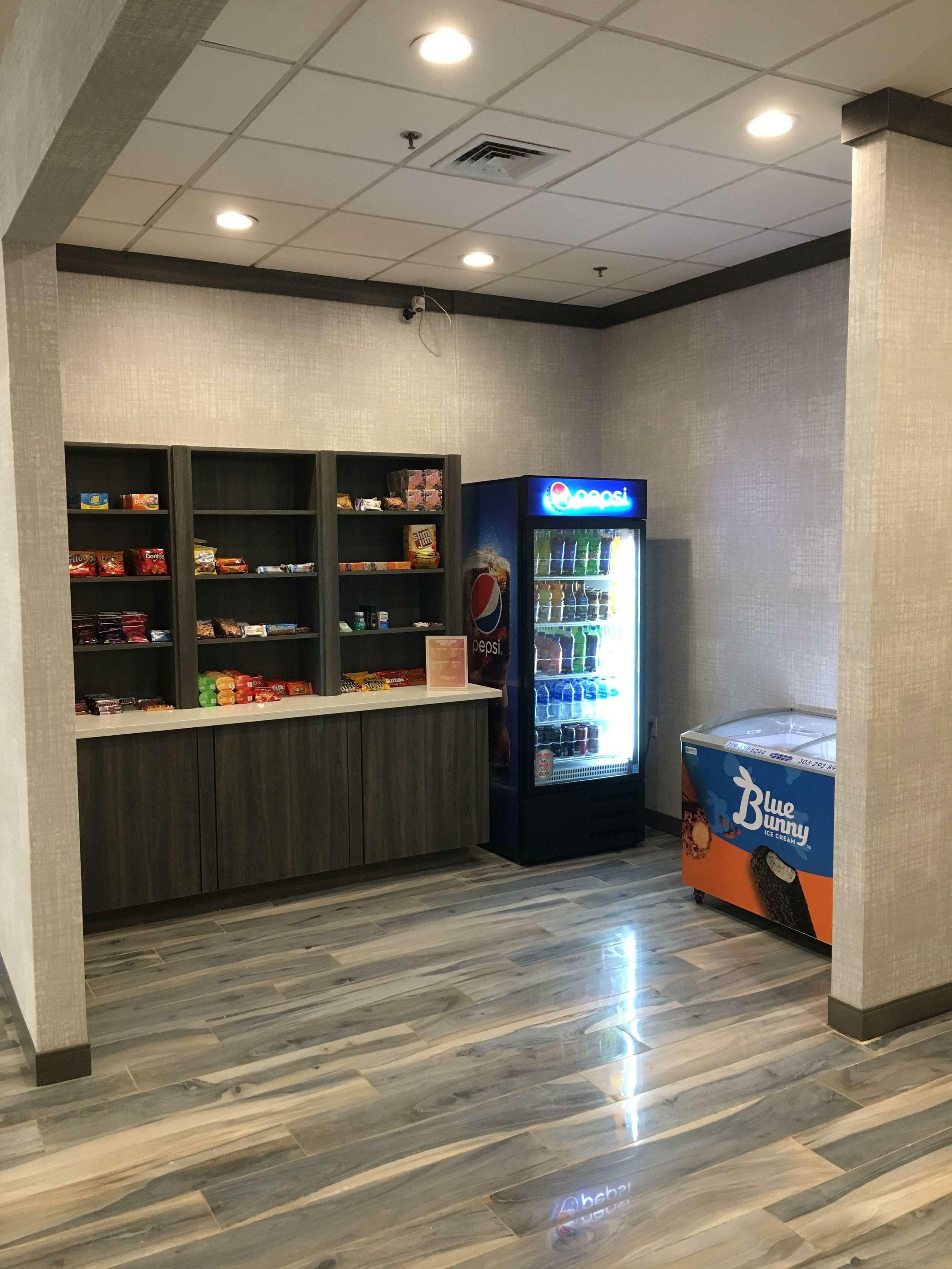 Фото Best Western Plus Executive Residency Denver-Central Park Hotel