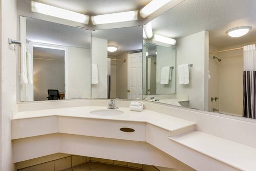 Гостиница La Quinta Inn by Wyndham Bossier City в Бошьер Сити